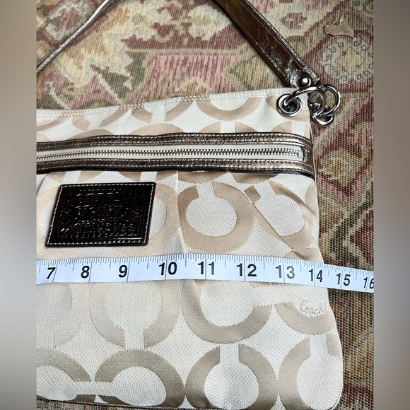 Coach Poppy Shoulder Bag EUC - Picture 4 of 7